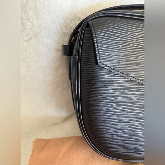 LOUIS VUITTON Jeune Fille MM Epi Leather Bag - Picture 15 of 15